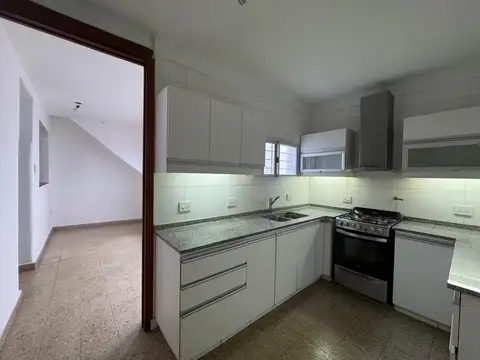 Depto Tipo Casa 4 ambientes con 2 baños