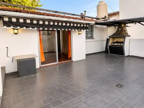 ALQUILER CASA 4 AMBIENTES CON COCHERA PARA 2 AUTOS Y TERRAZA - CENTRO DE CASEROS
