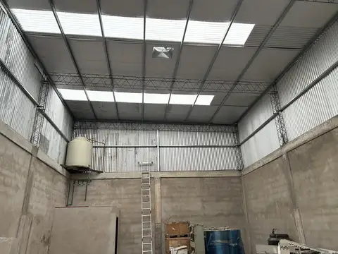 Galpon en Alquiler en Villa Santos Tesei, $ 1.500.000