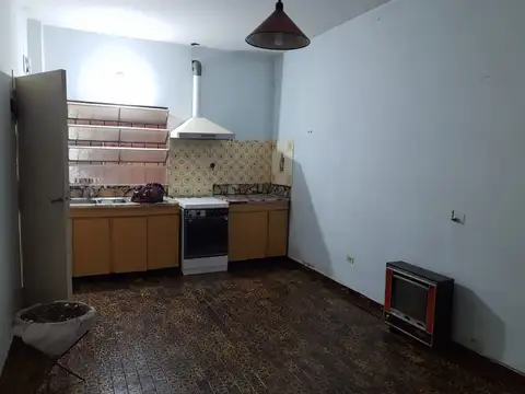Casa 2 ambientes con 1 baño