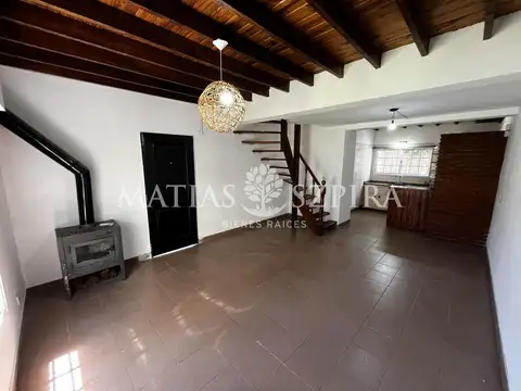 Casa en Alquiler en Villa Gobernador Udaondo, $ 1.600.000