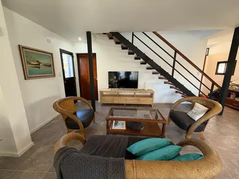 Casa en Venta con 4 cocheras