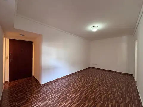2 AMBIENTES CON COCINA SEPARADA.
