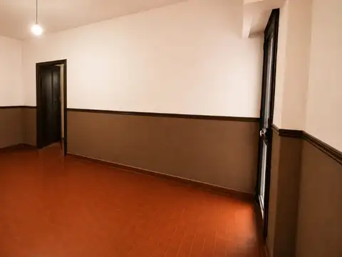 DEPTO 2 AMB. PATIO. POTENCIAL PARA RECICLAR