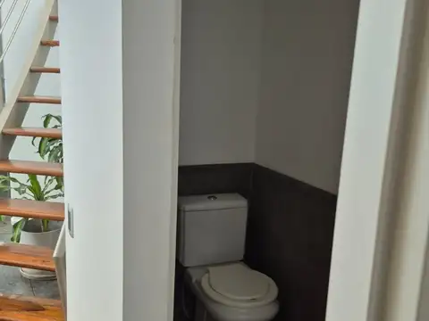 Casa 10 ambientes con 4 baños
