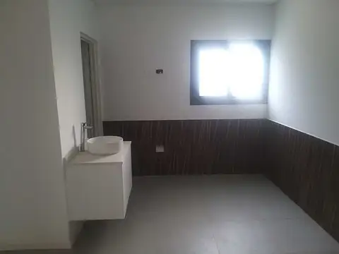 CASA A LA VENTA AL AGUA ,PUERTOS BARRIO RIVERAS