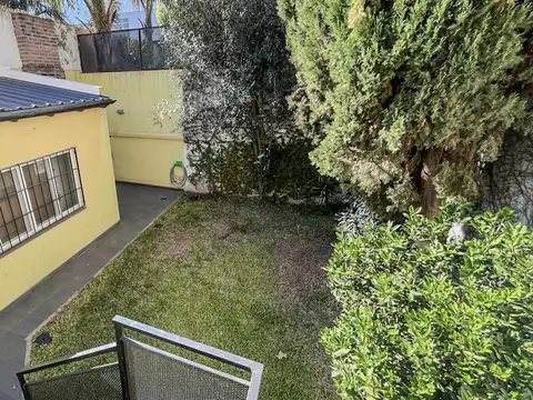 PH con Jardín y Terraza Propia a 2 Cuadras de Plaza Arenales | Un refugio en el corazón de Devoto