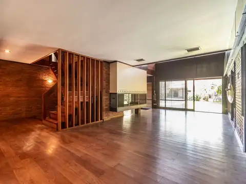 Venta Casa 7 amb con Parque y Pileta en Beccar