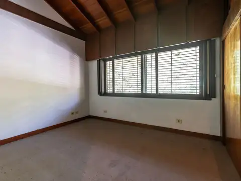 Venta Casa 7 amb con Parque y Pileta en Beccar