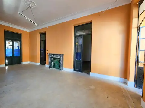 Ph destino comercial en venta en un primer piso en calle 54 entre 7 y 8 de la Plata