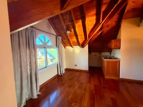 VENTA casa de 6 ambientes c/ escritorio BOATCENTER