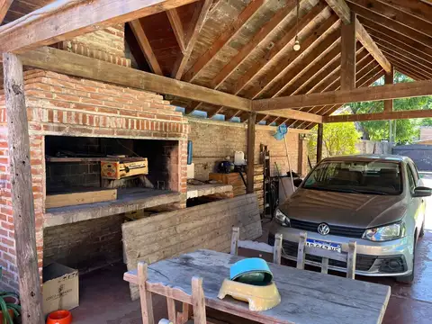 Casa en Venta con 4 cocheras