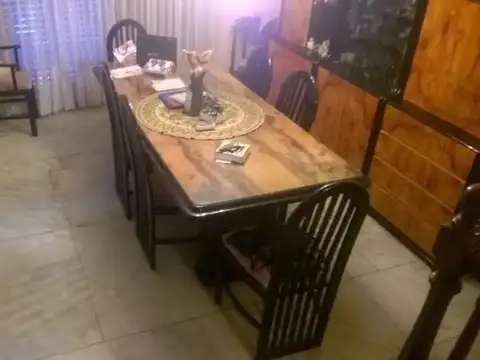Casa en venta - 4 Dormitorios 4 Baños - Cocheras - 303Mts2 - Lanús