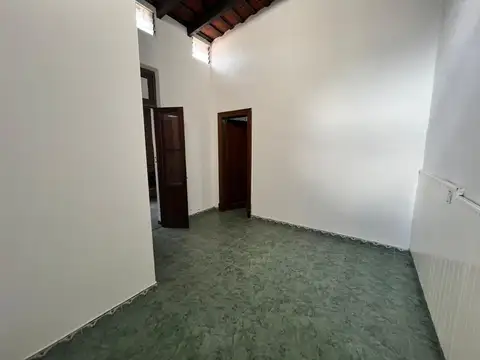 Oficina en Alquiler con 1 cochera