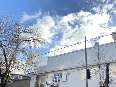 Depto estilo PH sin expensas de 1 dormitorio.