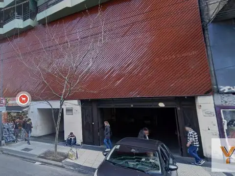 Avenida Corrientes e/ Mario Bravo y Bulnes