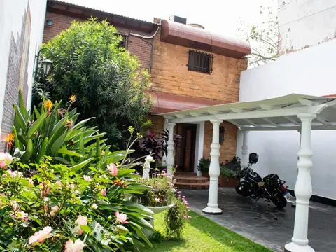 Casa 5 Ambientes en Venta Constitucion