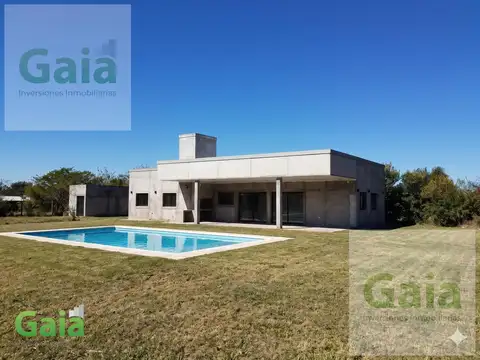 CASA EN VENTA EN LAS LOMITAS - CAMPO QUIJANO