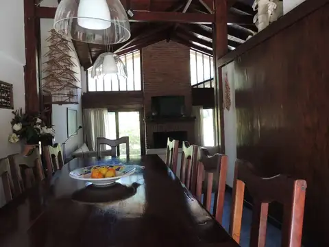 Casa en Alquiler Temporal con 1 cochera