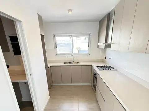 Casa 4 ambientes con 3 baños