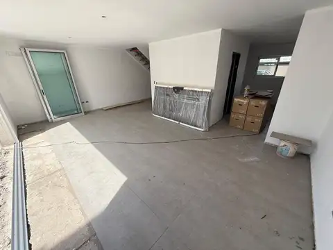 Casa 4 ambientes con 3 baños