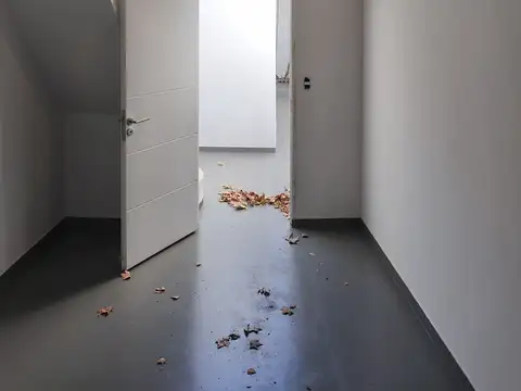 LOCAL 100 M2 APROX. CON PATIO, BAÑO. AV. BELGRANO 1000 AVELLANEDA