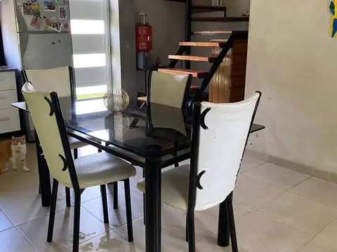 Casa 4 ambientes con 1 baño