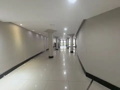 Av. ALICIA M. DE JUSTO 2000, Piso 1