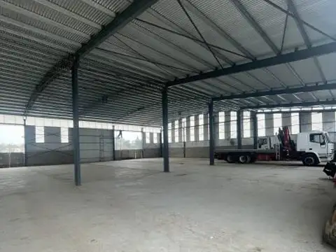 Predio Logístico 1.300 m2 en alquiler  sobre Autopista a Buenos Aires Km 279