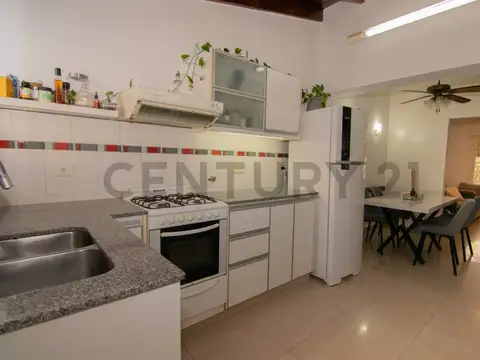 Casa 4 ambientes con 1 baño