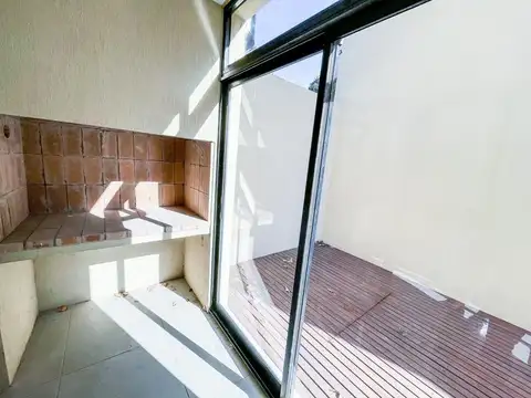 Casa 4 ambientes con 2 baños