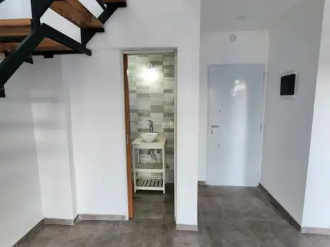 Depto Tipo Casa en Venta con 1 cocheras