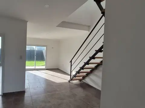 Depto Tipo Casa 2 ambientes con 1 baño