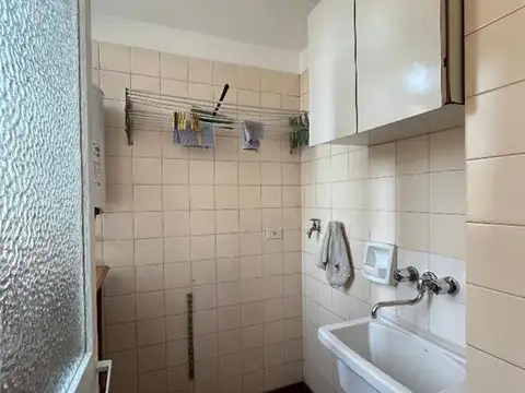 Almirante Brown 2400, Piso 3