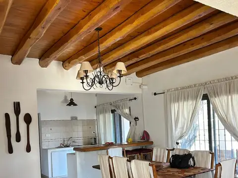 Casa 3 ambientes con 2 baños