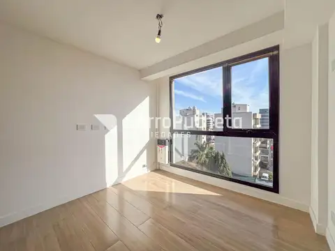 Venta departamento 3 ambientes en Moron centro (1°E)