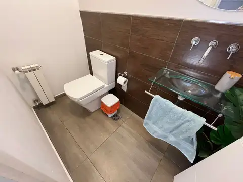 Depto Tipo Casa 4 ambientes con 2 baños