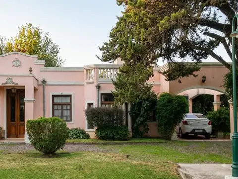 Casas en venta de 4 ambientes en el barrio La Peregrina, Pilar. GBA Norte