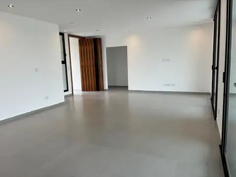 Casa 5 ambientes con 4 baños