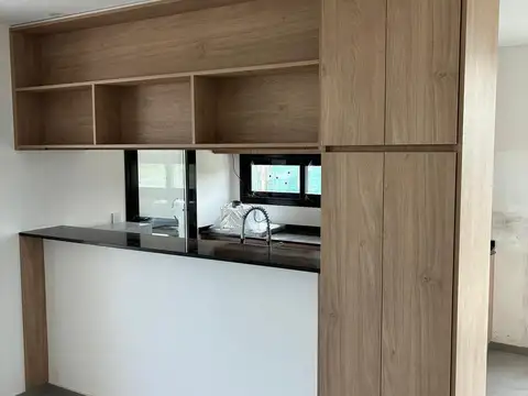 Venta casa 5 ambientes con pileta - San Sebastián - Área 6