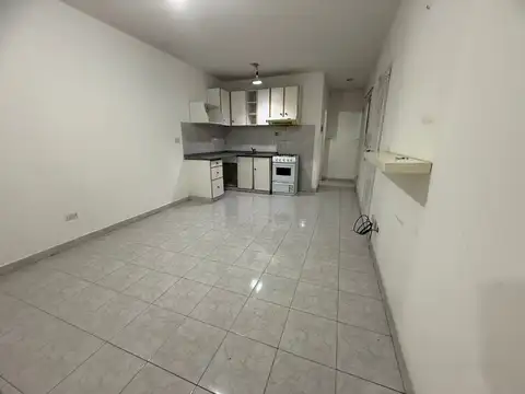 Av N Albarellos 2800, Piso 1