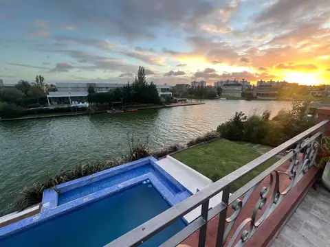 Avenida Caseros 1700