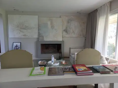 Casa en Venta con 4 cocheras