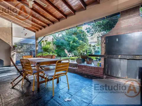 Casa 4 ambientes en Florida M V.Lopez , gran parque ,piscina ,parrilla ,