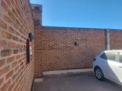 Alquiler de  Cochera en Pellegrini 739.