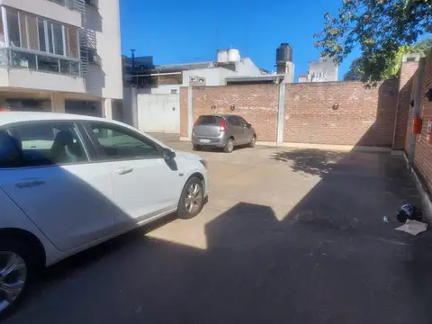 Alquiler de  Cochera en Pellegrini 739.