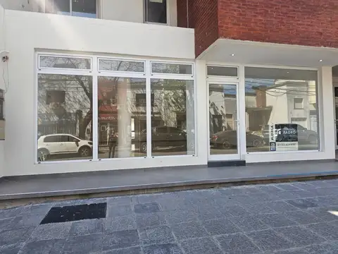 Local comercial en alquiler. Centro. Lujan
