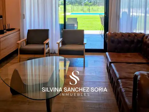Casa en Venta con 2 cocheras