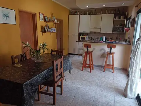 Casa 4 ambientes con 3 baños