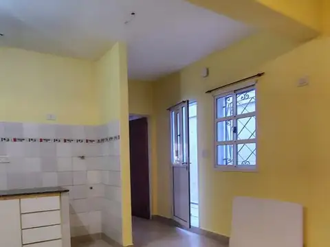 Departamento amplio de un dormitorio en planta baja macrocentro